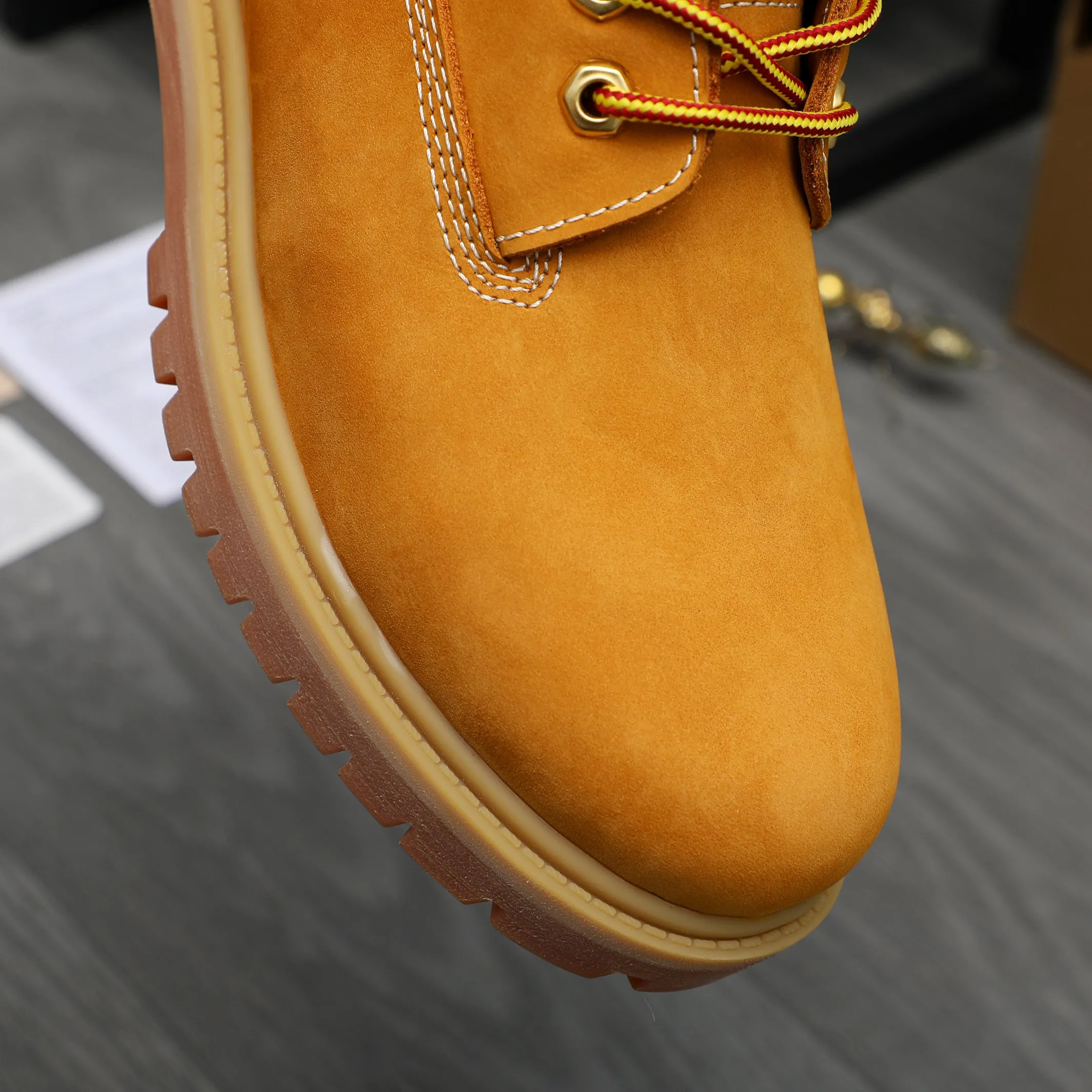 Men's shoes 💰p480 Product trademark: LV "Louis Vuitton" business lace-up high-top men's shoes Regular size: 38-44 Product material: Selected frosted cowhide upper, leather lining, original rubber outsole